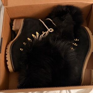 Overland Black Fur-Trimmed Women's Winter Boots